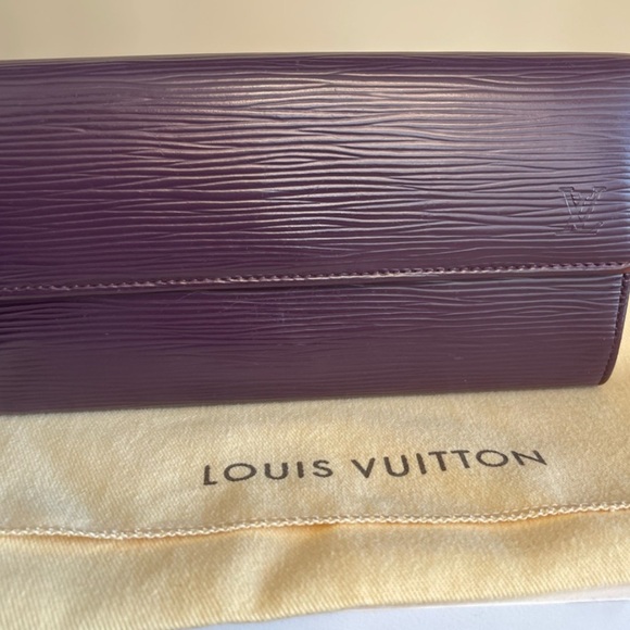 Authentic Louis Vuitton Purple Epi Long Wallet w/Snap Closure 🔥STUNNING🔥 - Picture 4 of 16